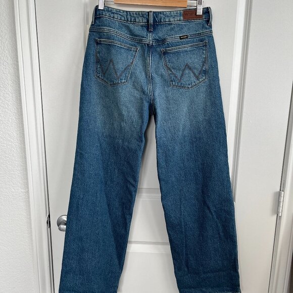 WRANGLER~ Mid-Rise Loose Straight Blue Jean / Size 6 - Picture 5 of 8